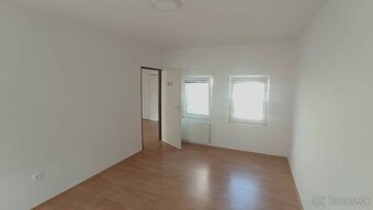Od júna: 3-izbový nebytový priestor (80m2) na Športovej - 14
