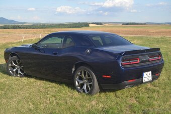 Dodge Challenger - 14