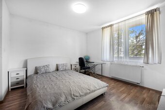 Na predaj 6 izbový RD v centre Dunajskej Lužnej - 14