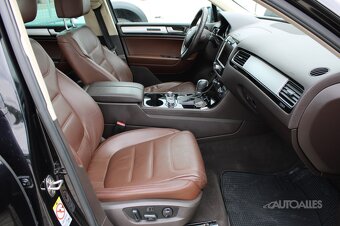 Volkswagen Touareg 3,0 TDi V6 176 kW 4 MOTION - 14