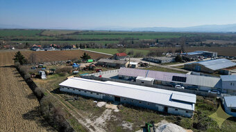 Ponúkam na predaj výrobno-skladové priestory v obci Veľké Dv - 14