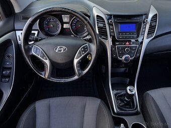 Hyundai i30 CW 1.6i MPI CVVT Family - 14