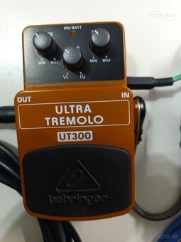 Gitarové Efekty BEHRINGER 2X - 14