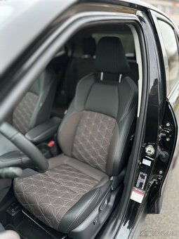 Toyota Yaris Cross 1.5 Hybrid Executive AWD-i e-CVT - 14