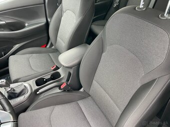 Hyundai i30 Com. 1.6CRDi ČR SMART+ 1.maj Tažné - 14