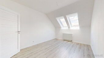 Priestranný 3-izbový byt v projekte Polianky B136 - 14