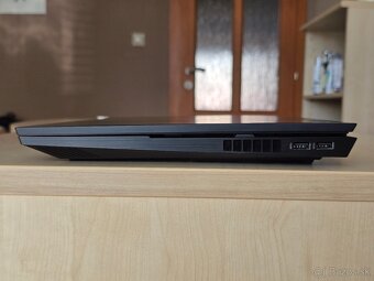 OMEN 17-ck2003 - 17" 240Hz 1440p, RTX 4090, i-9 13900HX - 14