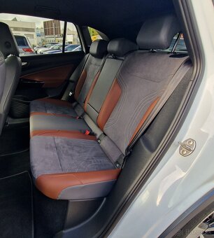 VOLKSWAGEN ID.4 PERFORMANCE UPGRADE 77KWH 1ST - 14