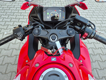 Prodám Honda CBR 650R E-clutch , r. v. 2024, ABS, TC, záruka - 14