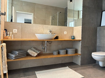 Veľmi pekný a priestranný 2 izb. byt vo výbornej lokalite - 14