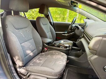 Hyundai IONIQ,38,3 kWh,SoH 100%,TČ,BlueLink, sDPH 17 960,- - 14