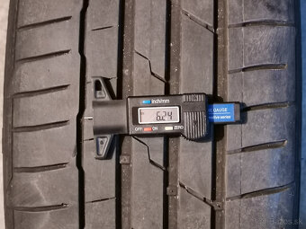 BMW 3 (G20) - originál 17" alu s letnými pneu 6+mm DOT 22 - 14