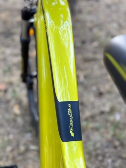 Krásny Easybike Soul - 10 km, metalická limetka, TOP stav - 14
