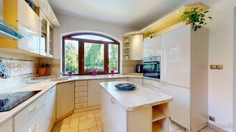 Prievoz - 6izb. RD s bazénom a vnútornou garážou - 14