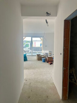 Na predaj 4 izbový bungalov v stave holodomu - obec Kyselica - 14