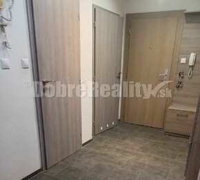 Útulný kompletne prerobený  3-izbový byt v Považskej Bystric - 14