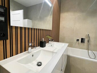 Luxusná moderná celoročná NOVOSTAVBA pri Šírave - s výhľadom - 14