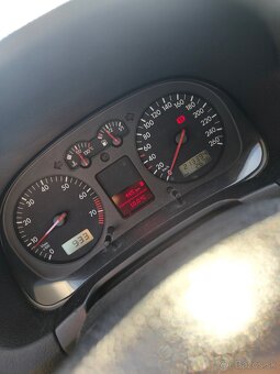 Volkswagen GOLF 4, 2.0 benzín - 14