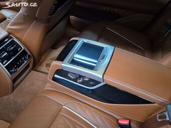BMW rad 7 750i xDrive A/T - 14