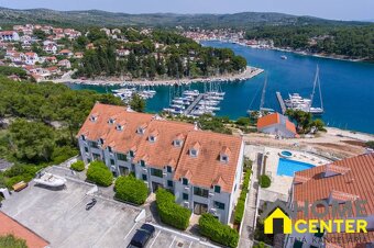 NA PREDAJ 2 izbový apartmán / 64 m² / na ostrove BRAČ - 14