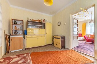 REZERVOVANÉ - VEĽKÝ POZEMOK so záhradou, RODINNÝ DOM S PRÍST - 14