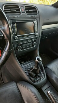 Predám  Volkswagen Golf 2.0 TFSI 270k R 4-Motion - 14