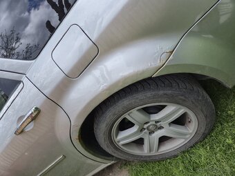Predám/vymenim  Chrysler 300C Touring 3.0 CRD 160kW - 14