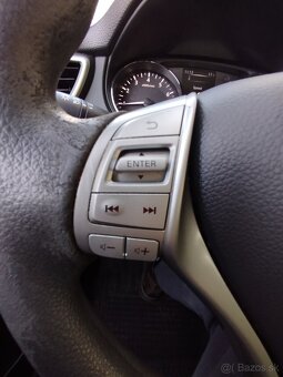 Nissan Qashqai 1,2 DIG-T benzín - 14
