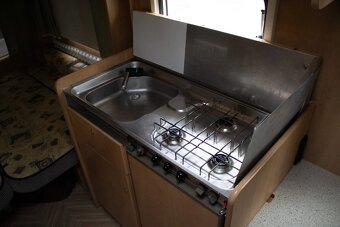 Burstner obytný príves - 14