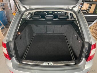 Škoda Superb Combi 2.0 TDI CR 140k Elegance DSG - 14
