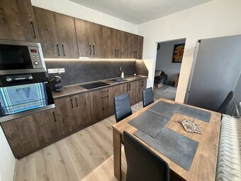 Moderný, Zariadený 2-izbový Byt 68 m² po Kompletnej Rekonštr - 14