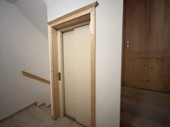Babony TRE | Prenájom, priestranný 3i byt s výhľadom na hrad - 14