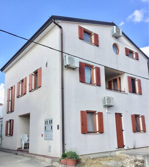 CHORVÁTSKO, Predám 4hviezdičkový mezonetový 4+kk apartmán - 14