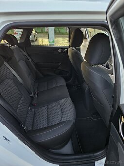 Kia ceed SW 1,6CRDI 2019 - 14