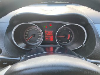 Predám Mitsubishi Outlander 4x4 (7 miest), webasto - 14