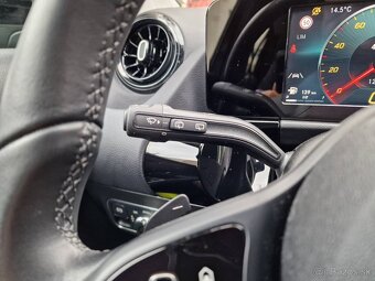 Mercedes-Benz GLA 180 A/T - 14