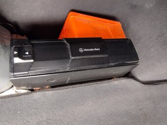 Predám Mercedes Benz E320i 4-Matic automat - 14