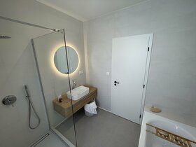 4 izbový byt komplet zariadený penthouse(132m2) - 14
