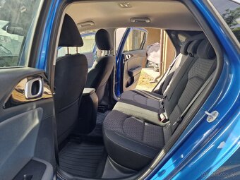 KIA Ceed 1.4 T-GDi Gold 140k M6 (benzín) kup. SR - 14