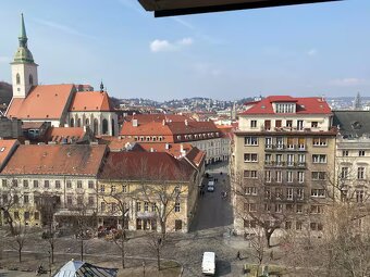 Byt na Hviezdoslavovom namesti s krasnym vyhladom - 14