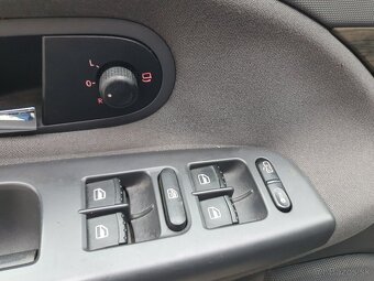 Seat Alhambra 2.0 TDi Sport 7 Miestne - 14