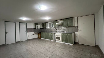 Rodinný dom s pozemkom 1396 m², Šurany, Nové Zámky - 14