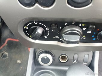 Dacia Duster 1.5dci 81kw   4x4 - 14