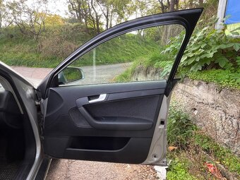 Audi A3 2.0 103kwQUATTRO2-zonová klima - 14