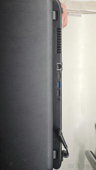 Starší notebook Acer - dobrá výdrž bat, na filmy, intrnet - 14