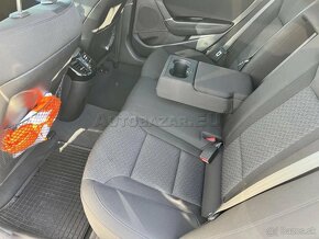 Hyundai i40 Sedan 104kW automat 7st DCT , 108tis/km - 14