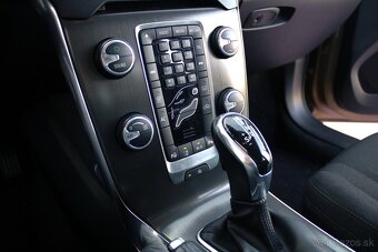 Volvo V40 D2 Powershift AT6 - 14