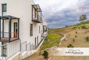 3 IZBOVÝ BYT – TRNKOV, 67 M², PARK. STÁTIE - 14
