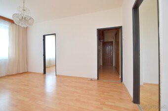 NA PREDAJ | 3 izbový byt s balkónom, 65 m2,  centrum mesta - 14