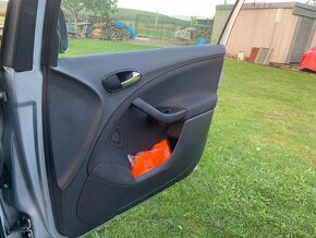 Rozpredam Seat Altea XL na diely 1,9 TDi 77kw - 14